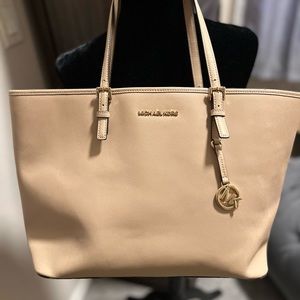 COPY - Micheal Kors tan stunning tan tote, wore once, mint condition